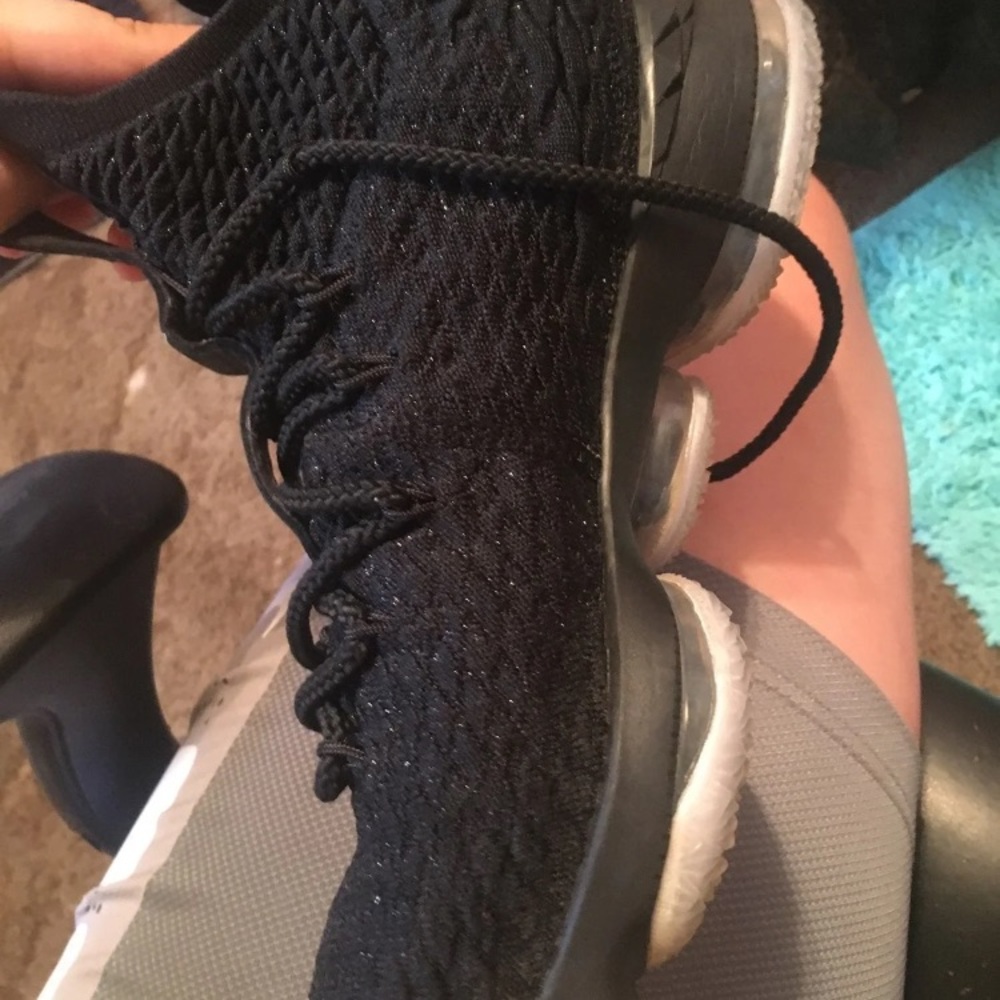 Lebron 15 only wore a once - Picture 2 of 3
